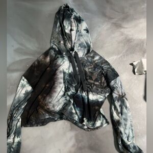 Size medium dark tie dye crop hoodie